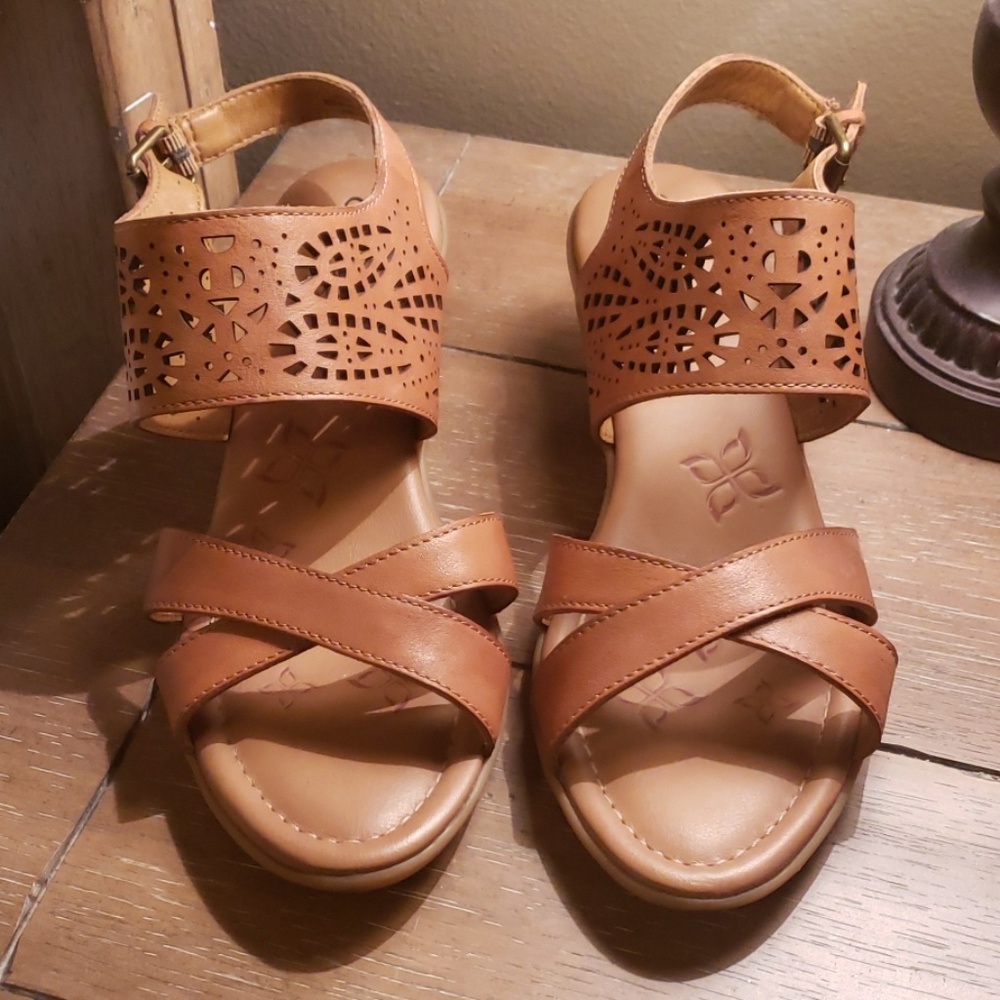 8W Comfortiva Sandals "Faith" worn once